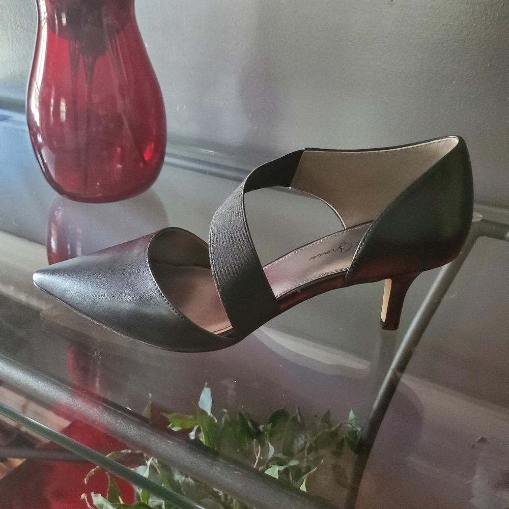 Shoes - Picture 2 of 4